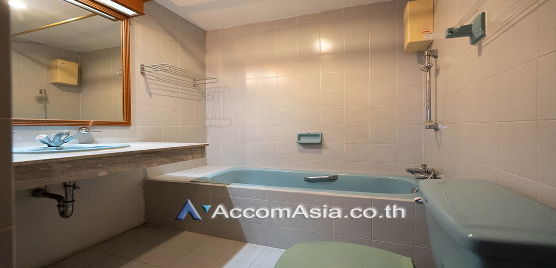 รูป 🔼🔽 AccomA 📩 Classic-style condominium with large layout and relaxing balconies (20612) - รูปที่ 12/14
