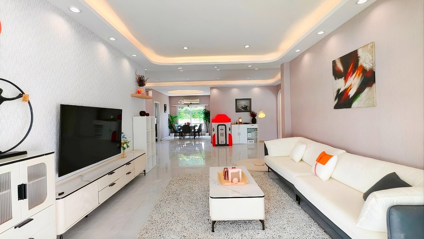 รูป 4 Bedroom Pool Villa for Sale in East Pattaya Pattaya - รูปที่ 2/9