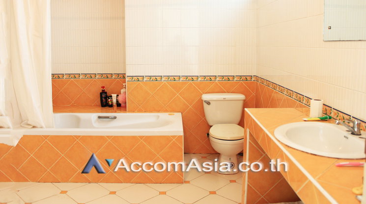 picture 🔼🔽 AccomA 📩  5 BR Townhouse in Khlong Toei Nuea (2514039) - 8/9