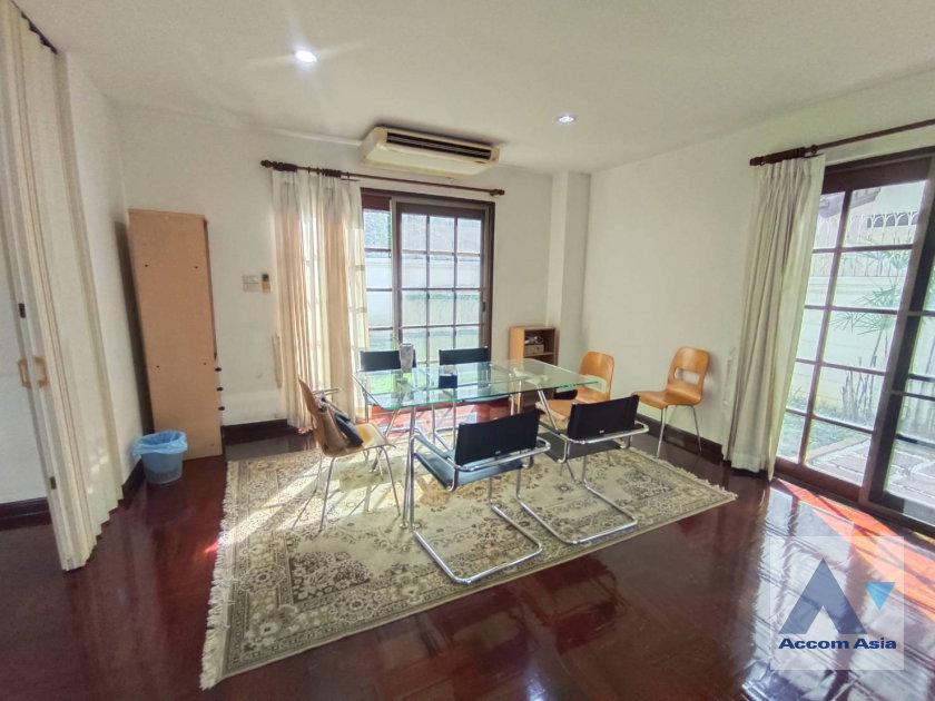 picture 🔼🔽 AccomA 📩  Family home with Tudor charm in peaceful compound near BTS Onnut (99870) - 12/20