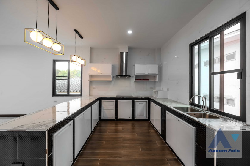 picture 🔼🔽 AccomA 📩  Minimal Modern Home in Black & White Tone (AA35535) - 4/20