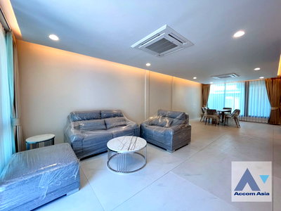 เช่าทาวน์โฮม กรุงเทพมหานคร : 🔼🔽 AccomA 📩 Pet friendly,Newly renovated,Common Pool 3 BR Townhouse @KLANG Nivas (AA20201)