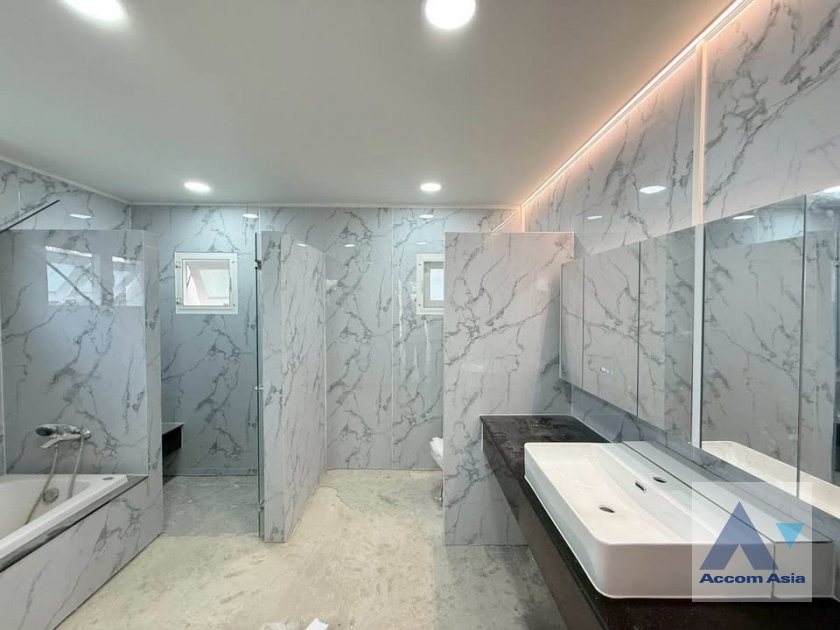 รูป 🔼🔽 AccomA 📩  5 BR Townhouse @ (13000114) - รูปที่ 9/16