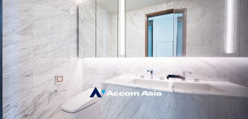 รูป 🔼🔽 AccomA 📩 Chic condominium with warm finishes and skyline view (AA33301) - รูปที่ 16/18