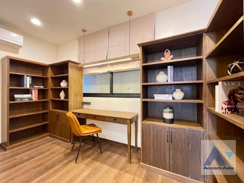 รูป 🔼🔽 AccomA 📩 Pet friendly 3 BR Townhouse in Si Lom (AA38225) - รูปที่ 17/19