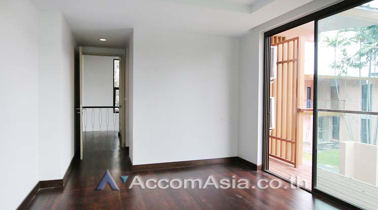 picture 🔼🔽 AccomA 📩  Nature-inspired home in lush compound with pool and family space (5005703) - 14/16