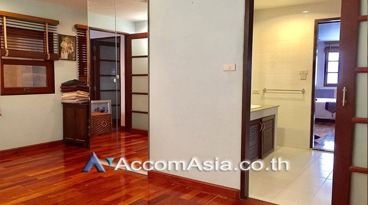 รูป 🔼🔽 AccomA 📩 Fully furnished classic-style home with rooftop terrace (AA25719) - รูปที่ 11/16
