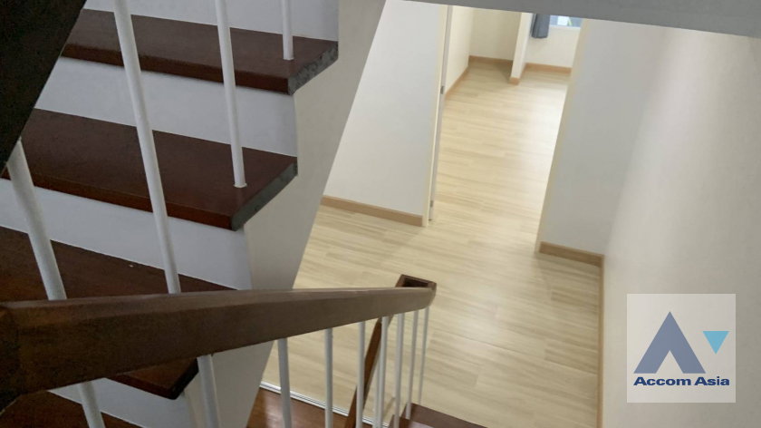 picture 🔼🔽 AccomA 📩 Home Office 4 BR Townhouse in Khlong Toei Nuea (AA37501) - 8/20