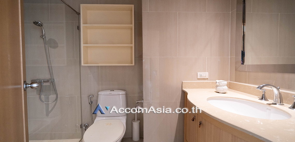 picture 🔼🔽 AccomA 📩 Modern condominium with light wood finishes and clean lines (AA30964) - 11/13