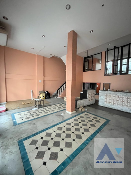 รูป 🔼🔽 AccomA 📩  3 BR House in Khlong Toei Nuea (39186) - รูปที่ 2/4