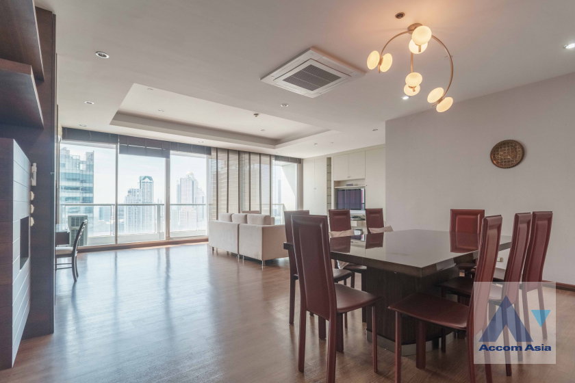 picture 🔼🔽 AccomA 📩 Warm wood-accented condo with full city view balcony (1521072) - 2/20