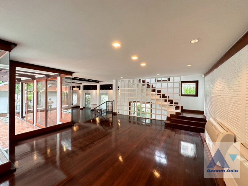 รูป 🔼🔽 AccomA 📩 Unique traditional Thai House For rent, near BTS Phrom Phong (AA21645) - รูปที่ 4/20