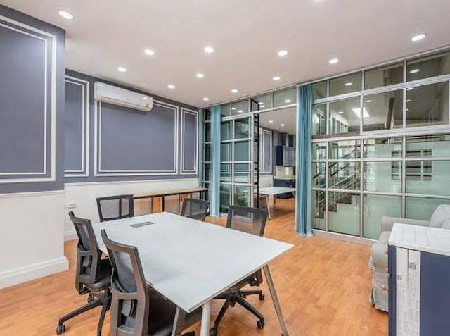 รูป MTR38 ติดถนนเมน เดินทางสะดวก! ให้เช่าบ้านกลางเมือง เดอะ ปารีส รัชวิภา 4 นอน 6 น้ำ ใกล้ SCB Park และทางด่วน แอร์ใหม่กริ๊บ 6 เครื่อง - รูปที่ 4/13