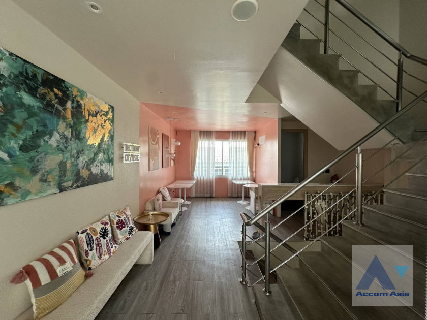 รูป 🔼🔽 AccomA 📩 Home Office 3 BR Townhouse in Khlong Tan Nuea (AA11213) - รูปที่ 1/15
