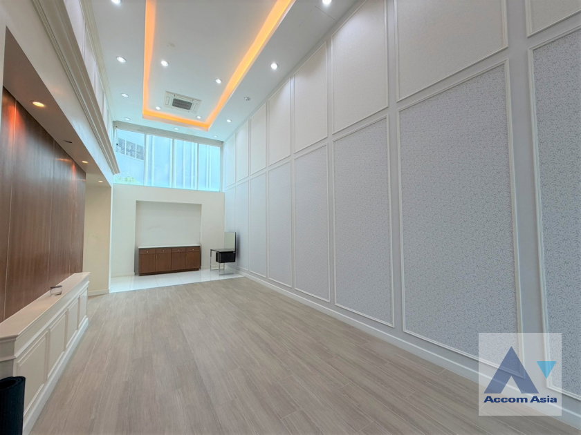 รูป 🔼🔽 AccomA 📩 Pet friendly 4 BR House @Baan Klang Krung Thonglor (AA26733) - รูปที่ 2/18