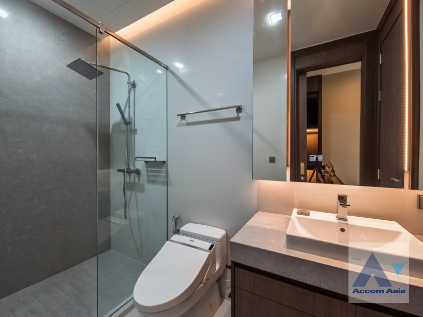 picture 🔼🔽 AccomA 📩 Modern condominium with Full-Length Windows and City Views in Sukhumvit (AA42985) - 16/17