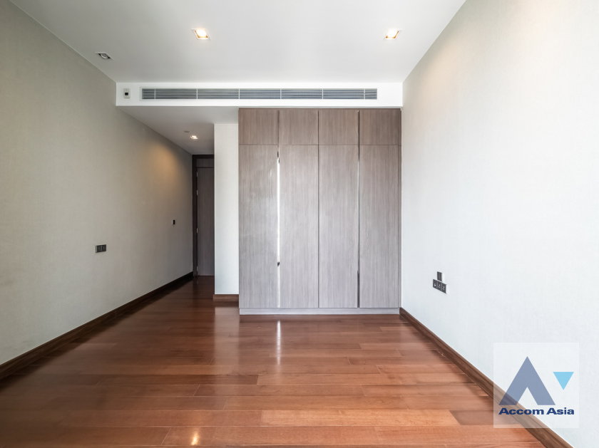 picture 🔼🔽 AccomA 📩 Modern condominium with Full-Length Windows and City Views in Sukhumvit (AA42985) - 15/17