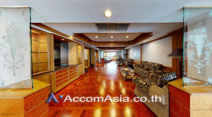 picture 🔼🔽 AccomA 📩 Charming Thai-style condominium with classic wooden accents (1510793) - 1/17