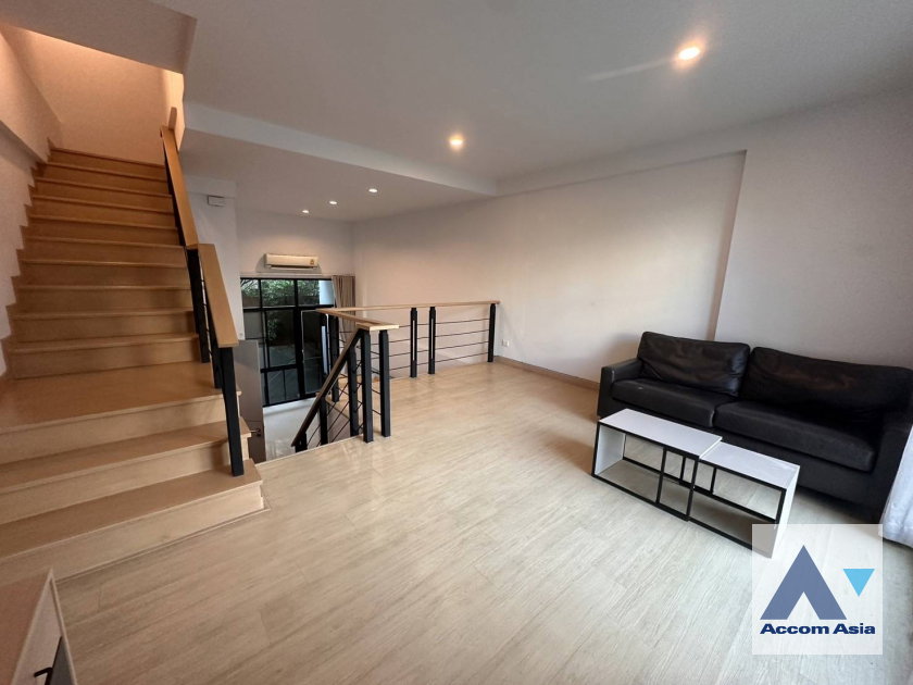 รูป 🔼🔽 AccomA 📩  3 BR House in Thung Maha Mek (AA43443) - รูปที่ 1/4