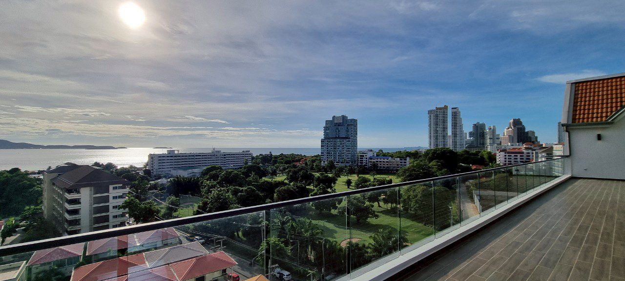 รูป Stunning Penthouse for Sale at Sombat Condoview Pattaya - รูปที่ 2/32