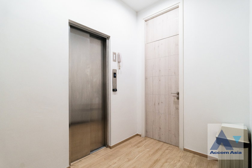 รูป 🔼🔽 AccomA 📩 Pet friendly 4 BR Townhouse @Luxury Style in Prime Location (AA32361) - รูปที่ 3/20