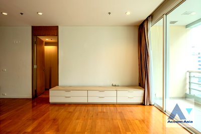 Condos for rent Charn Issara Tower : 🔼🔽 AccomA 📩  4 BR Condominium @Royal Saladaeng (AA30099)