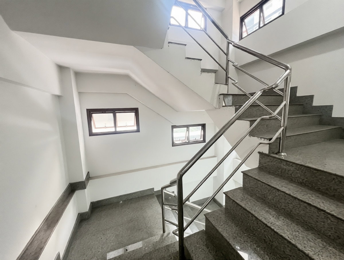 รูป 🌿 **VS0026 🏢 ตึก 8 สำนักงาน พระราม 9 ขาย 65 ล้าน 🚆 ใกล้ MRT พระราม 9 | หน้าโรงพยาบาลพระราม 9** - รูปที่ 13/25