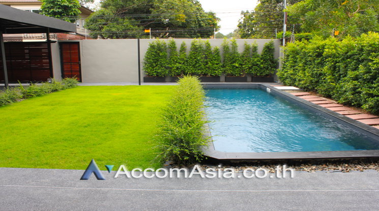 รูป 🔼🔽 AccomA 📩 Pet friendly,Private Swimming Pool 4 BR House in Phra Khanong Nuea (AA21472) - รูปที่ 2/16