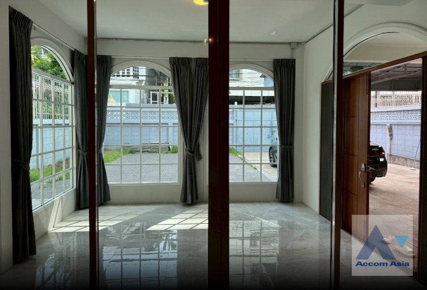 รูป 🔼🔽 AccomA 📩 4 BR House in Chong Nonsi (AA44719) - รูปที่ 4/9