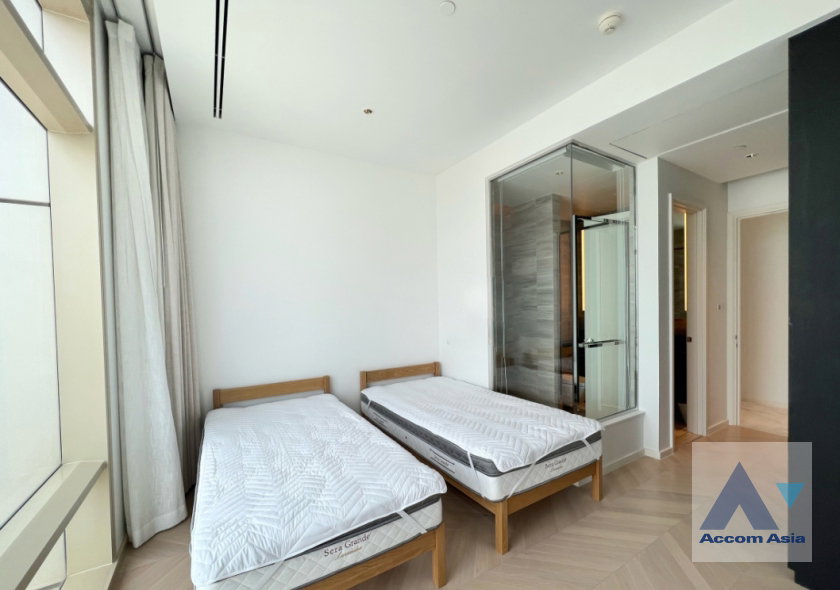 picture 🔼🔽 AccomA 📩  4 BR Condominium @Four Seasons Private Residences (AA37437) - 7/16