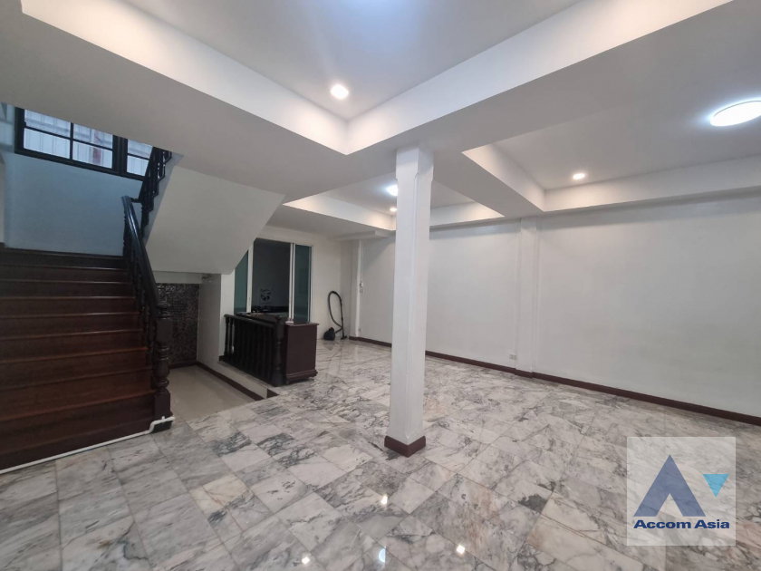 รูป 🔼🔽 AccomA 📩 Pet friendly 4 BR House @Ekkamai Villas (2520692) - รูปที่ 2/20