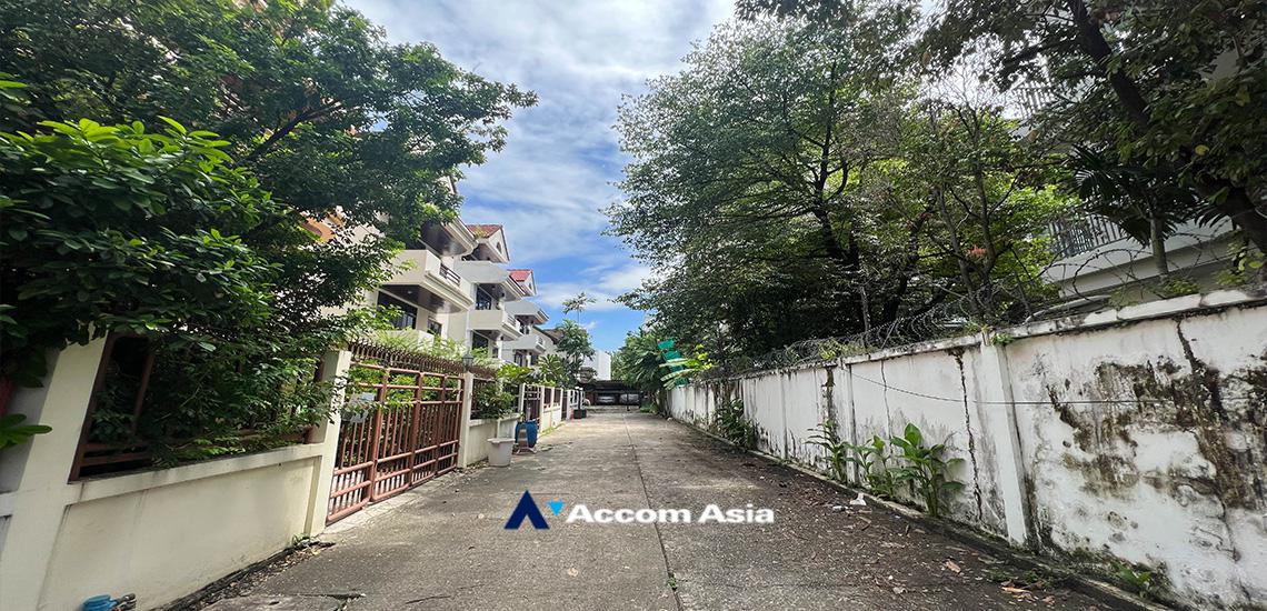 picture 🔼🔽 AccomA 📩 Spacious 4-storey house with parking and private corner yard (AA22965) - 7/20