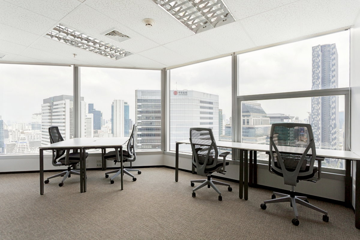 picture Fully serviced private office space for you and your team in Spaces Empire Tower - 2/6