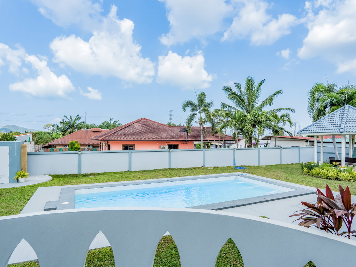รูป Pool Villa for Sale Bang Saray Large Land Quiet Living - รูปที่ 19/23