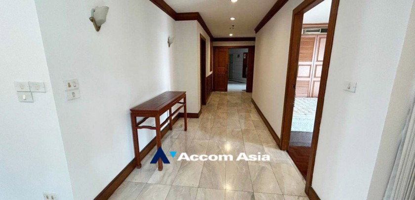 picture 🔼🔽 AccomA 📩 Classic wood-finished condo with large balcony in Sukhumvit (24440) - 13/15
