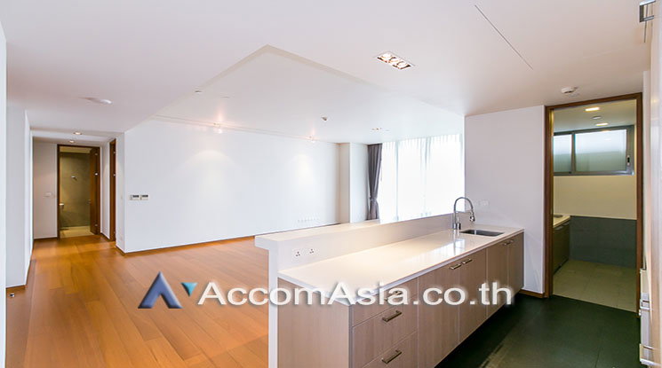 รูป 🔼🔽 AccomA 📩 Charming vintage-style house with classic curtains and parquet floors (AA22996) - รูปที่ 2/10