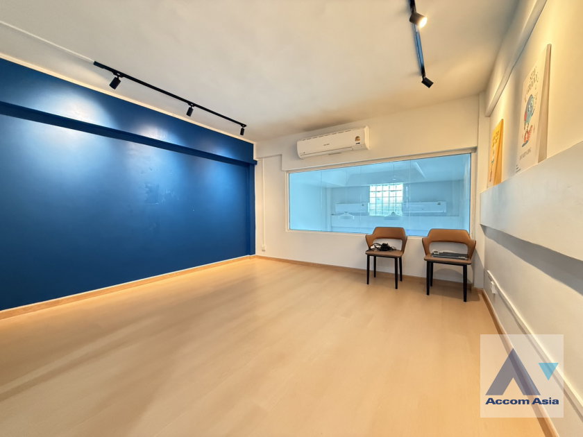 รูป 🔼🔽 AccomA 📩 Newly renovated Homeoffice 3.5 story - Next to Sirinrat & Monarom Building - รูปที่ 4/20