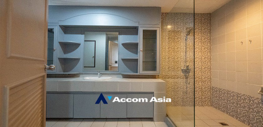 รูป 🔼🔽 AccomA 📩 Warm-tone condominium with built-in closets and open view balcony (28612) - รูปที่ 14/15