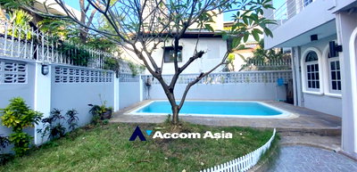 Houses for rent Soi Thonglor (Sukhumvit 55) : 🔼🔽 AccomA 📩 Home Office,Private Swimming Pool 3 BR House in Klong Tan (100041)
