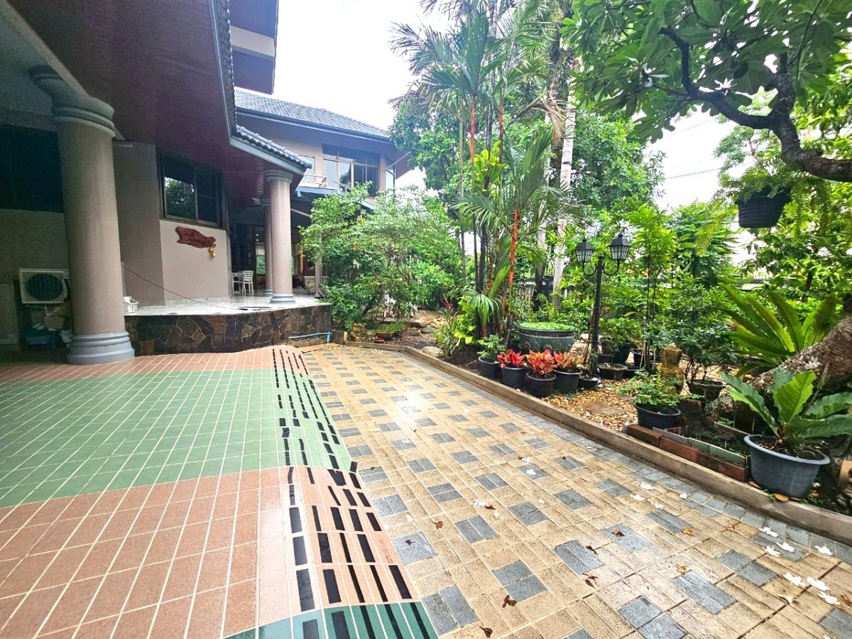 รูป 🔥 บ้านระดับ Rare Item ใจกลางรามคำแหง 112 — ใกล้ทะเลสาบในสัมมากร 🔥  - รูปที่ 19/21