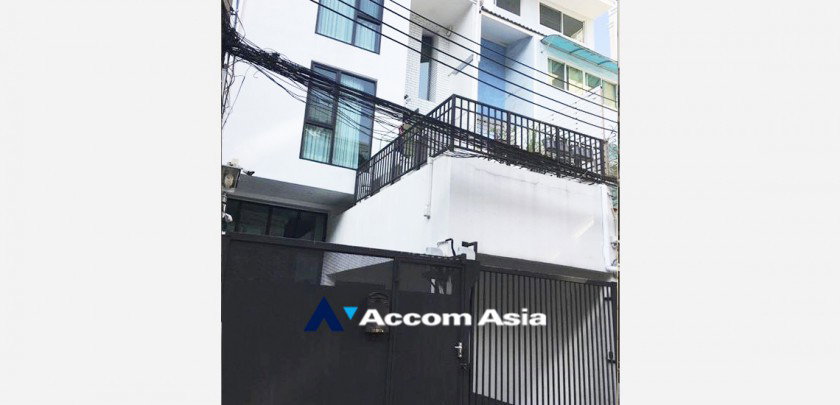 รูป 🔼🔽 AccomA 📩 Pet friendly 3 BR Townhouse in Si Lom (AA33103) - รูปที่ 2/10