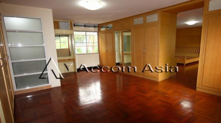 picture 🔼🔽 AccomA 📩  Spacious City Home with Pool and Multipurpose Rooms  (1917251) - 7/9