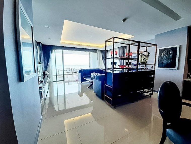 รูป La Royale Beach Condominium 3BR for Sale Na Jomtien - รูปที่ 6/11