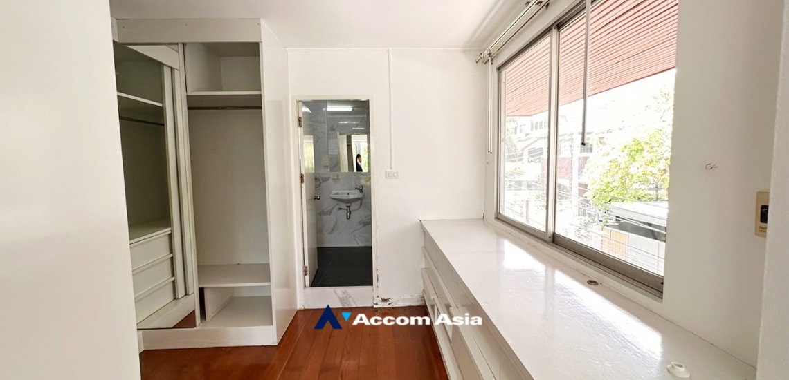 picture 🔼🔽 AccomA 📩 Pet friendly,Private Swimming Pool 4 BR House in Phra Khanong Nuea (AA25133) - 16/20