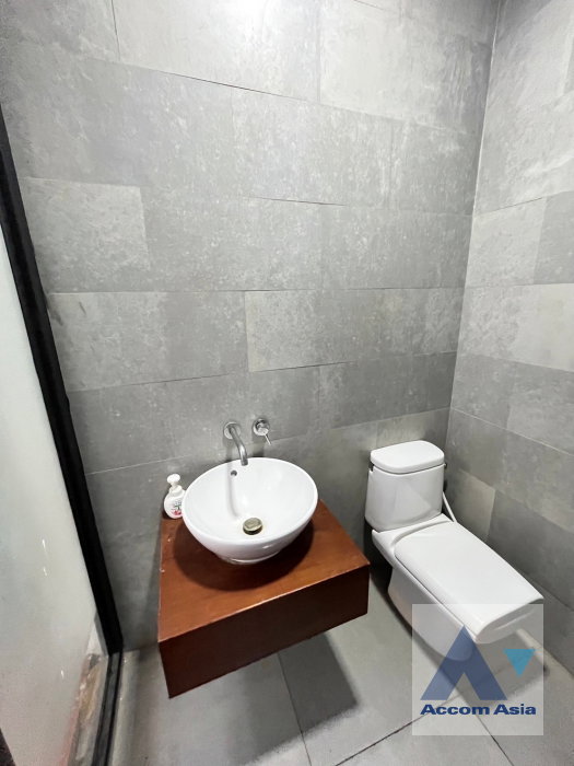 รูป 🔼🔽 AccomA 📩 House with warm wood flooring at Baan Klang Krung Thonglor (AA21668) - รูปที่ 14/15