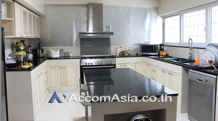 picture 🔼🔽 AccomA 📩  5 BR Townhouse in Khlong Toei Nuea (2514039) - 4/9