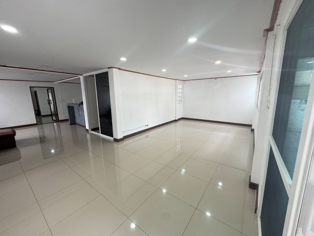 รูป (Owner Post) ขายบ้านเดี่ยว Airport link หัวหมาก  รีโนเวทใหม่ 83 วาหลังติดคลอง - รูปที่ 14/14