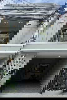 ทาวเฮ้าส์ 2 ชั้น หมู่บ้านเลิศอุบล ขนาด16 ตรว. รามอินทรา65 รีโนเวทใหม่