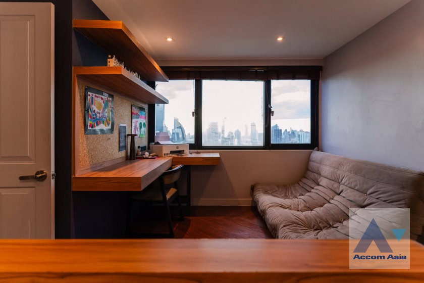 picture 🔼🔽 AccomA 📩 Stylish condominium with wood stairs and city charm (AA37442) - 15/20