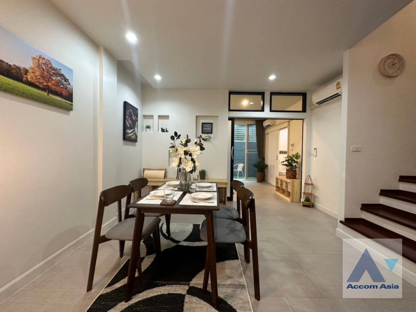 picture 🔼🔽 AccomA 📩 Pet friendly,Home Office 3 BR Townhouse in Klong Tan (AA33996) - 3/20